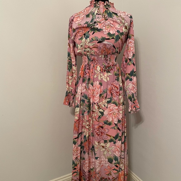 Pretty dress from local boutique. Size small - Picture 3 of 3